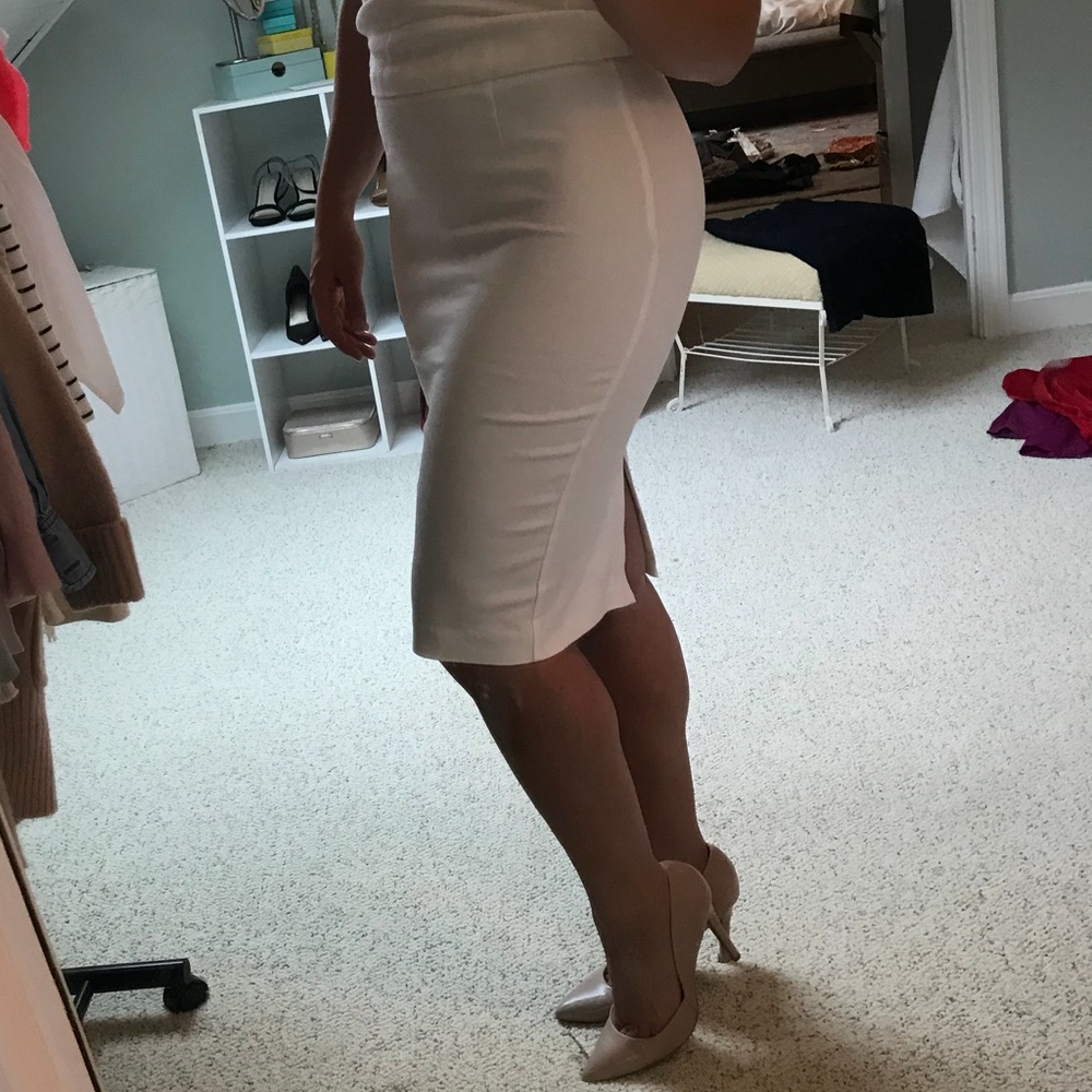 White stretch pencil skirt